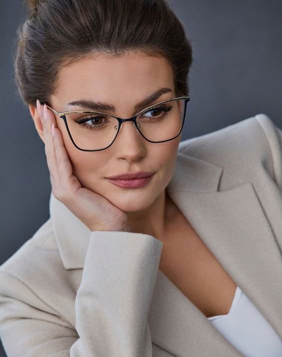 Outfit Best Titanium Eyeglass Frames for Ladies